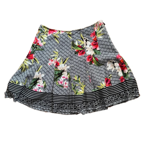 EUC White House Black Market A Line Floral Skirt with zig zag lines Size 2 - Picture 2 of 5